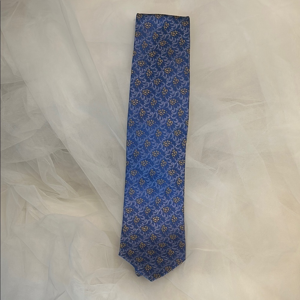 Elegant Blue Patterned Men's Tie
